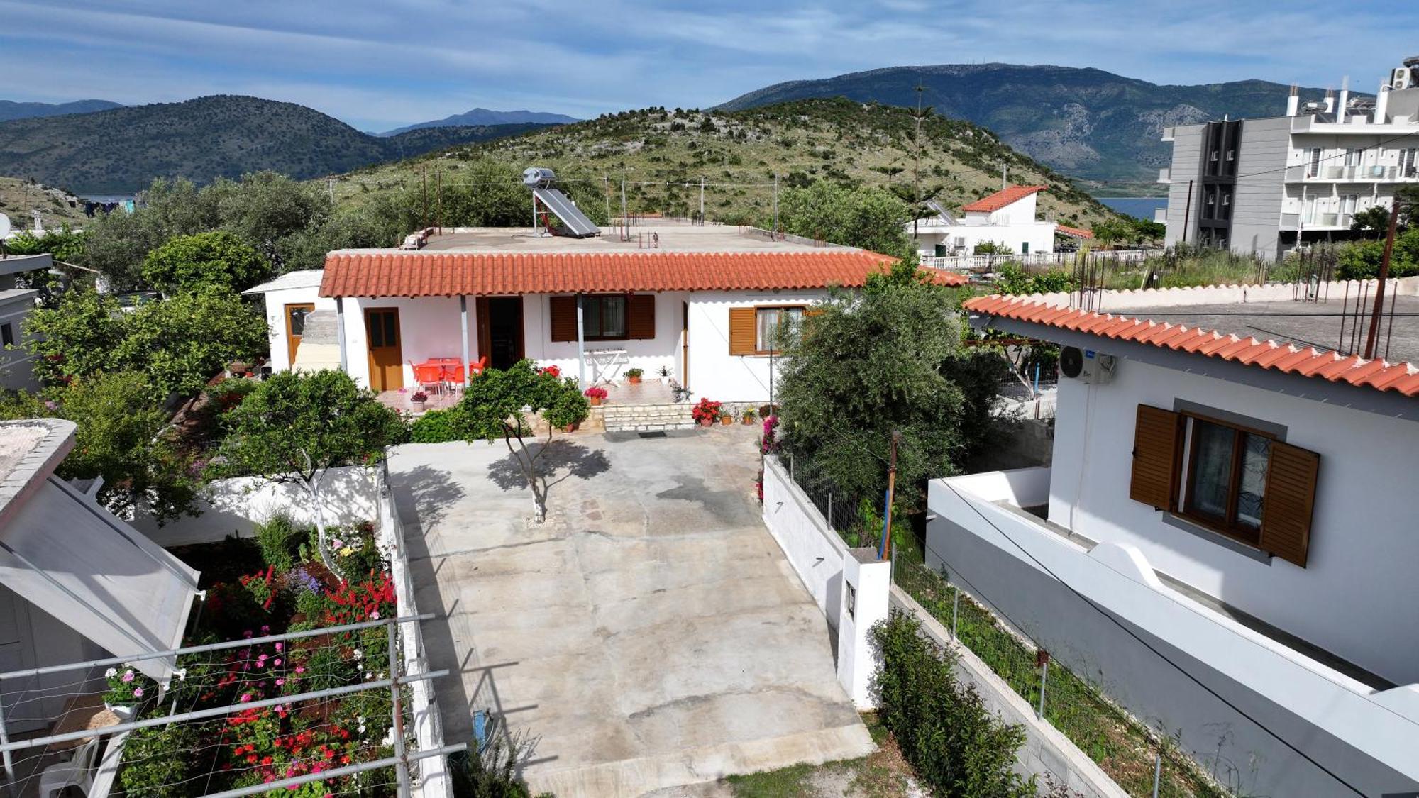 Brahimi Guest House Ksamil Exterior photo